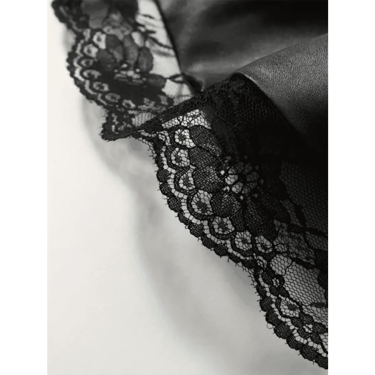 Misa Amane Gothic Cosplay Costume – Dress with Lace & Accessories - XS / Death Note / Wig