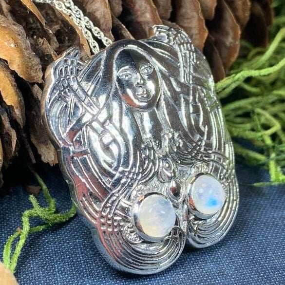 Mother Goddess Necklace - Amethyst