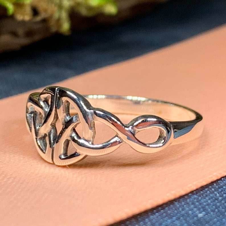 Torra Trinity Knot Ring - 6