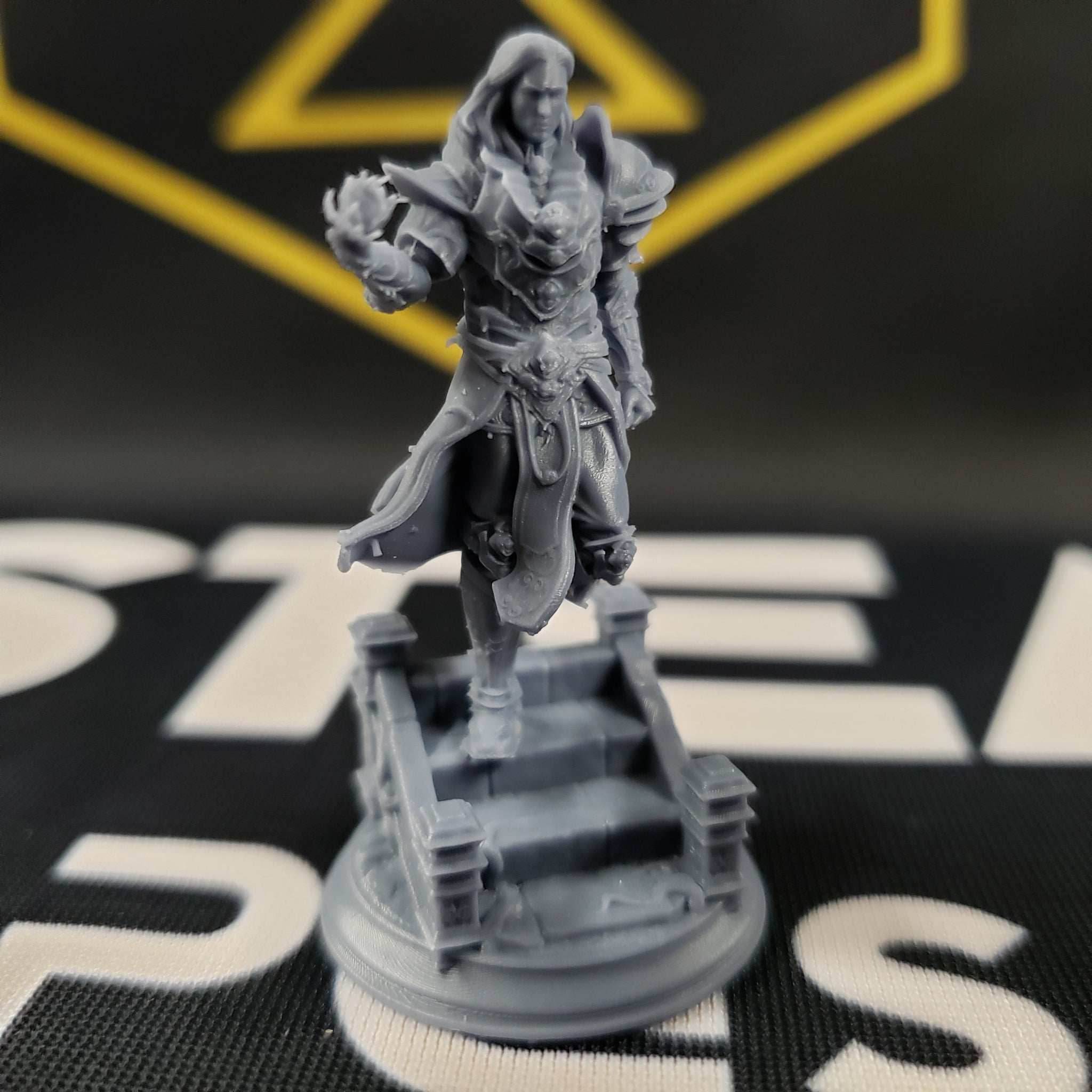 Orthis, Psionic Master (Male Human Wizard) - 32mm Scale
