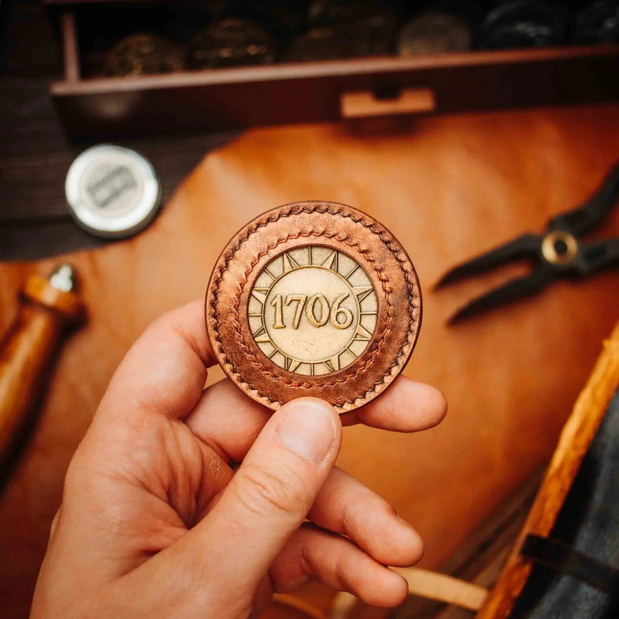Peso Pocket v2 – Round Leather Coin Holder | Pirate Goods