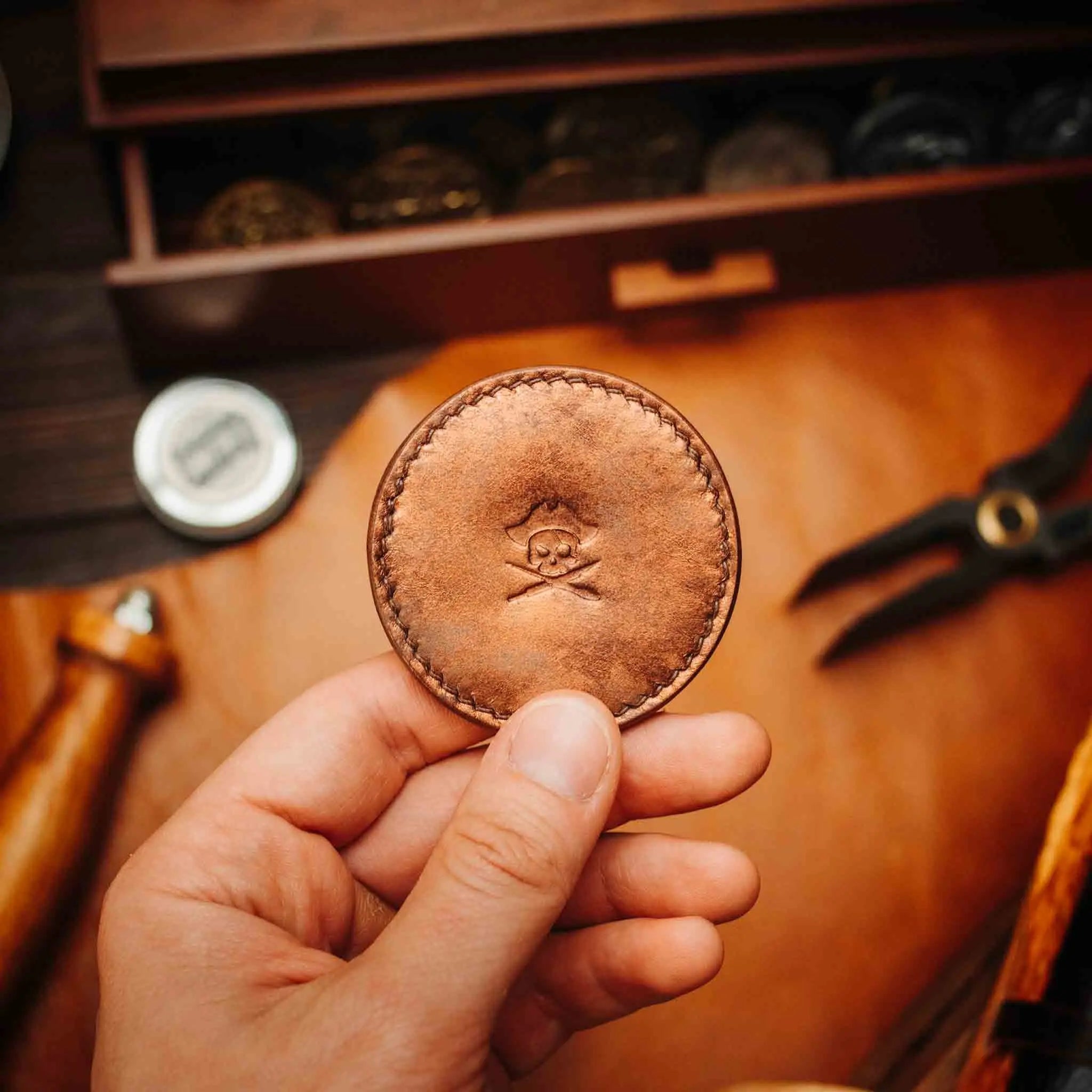 Peso Pocket v2 – Round Leather Coin Holder | Pirate Goods