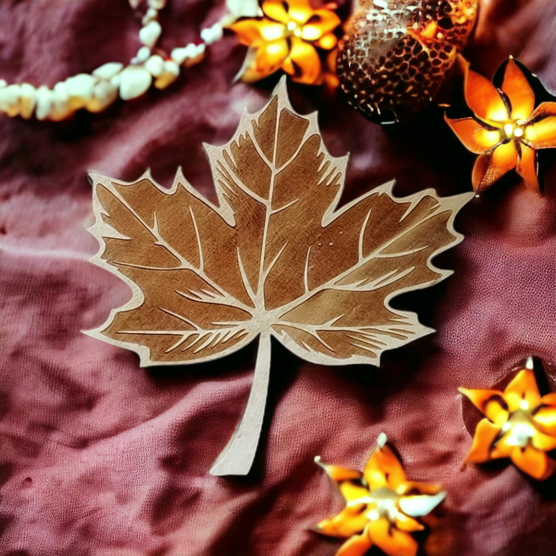 Pot Holder Maple Leaf - Nature - Wood - Handmade Gift - Housewarming - Wood Kitchenware