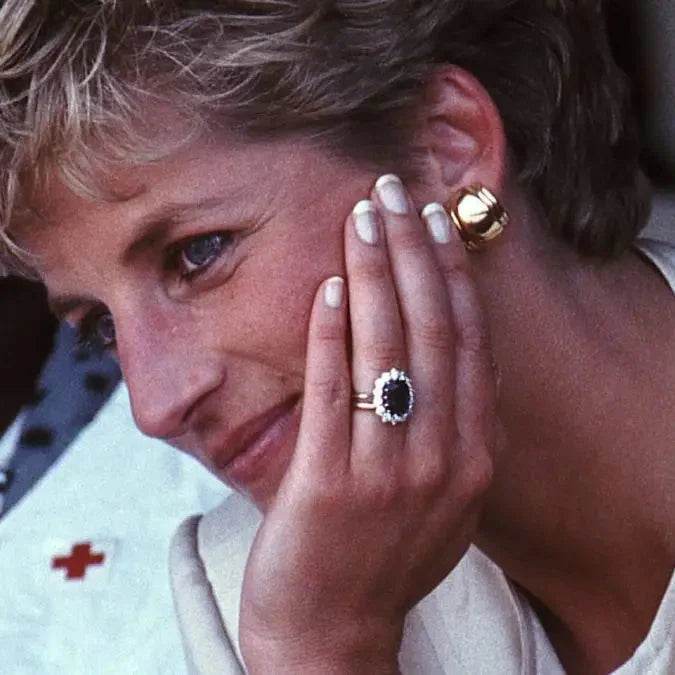 Princess Diana Sapphire Engagement Ring - 5