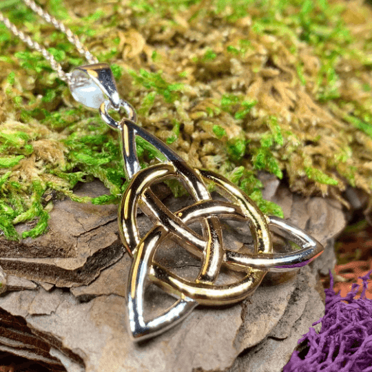 Norna Triquetra Necklace - 18