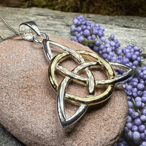 Norna Triquetra Necklace - 18