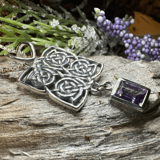 Neve Celtic Knot Necklace - Amethyst / 18