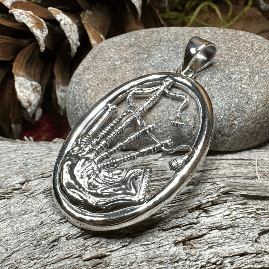 Bagpipes Forever Necklace - 18