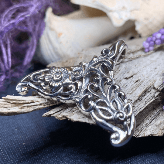 Flowers Whale Tail Necklace - 18