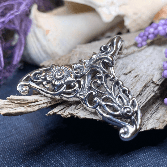 Flowers Whale Tail Necklace - 18