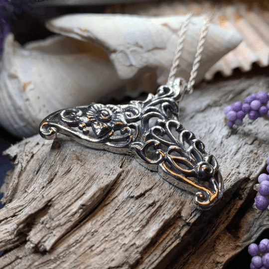 Flowers Whale Tail Necklace - 18