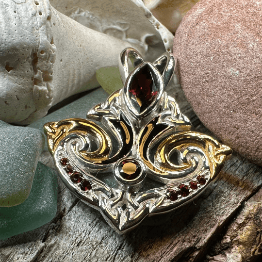 Celtic Triquetra Gemstone Necklace - Amethyst