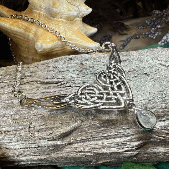 Sara Celtic Knot Necklace - Amethyst