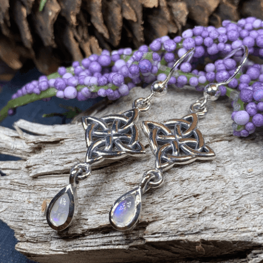 Quaternary Celtic Knot Earrings - Garnet