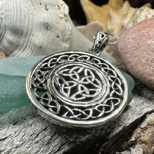 Runa Four Trinity Knot Necklace - 18