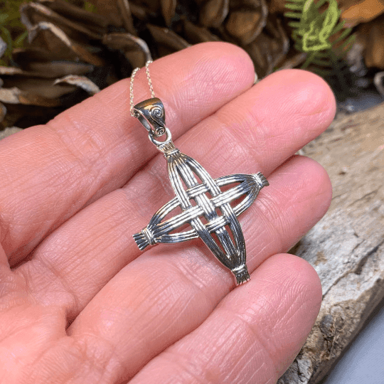 Protection St. Brigid's Cross Necklace - 18