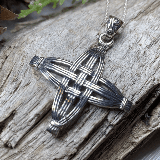 Protection St. Brigid's Cross Necklace - 18