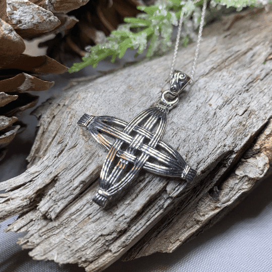 Protection St. Brigid's Cross Necklace - 18