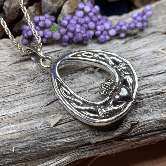 Shannon Claddagh Necklace - 18