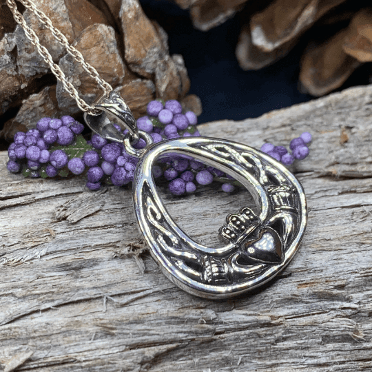 Shannon Claddagh Necklace - 18