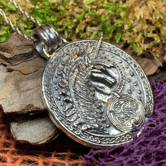 Celtic Unicorn Necklace - No Enamel / 18