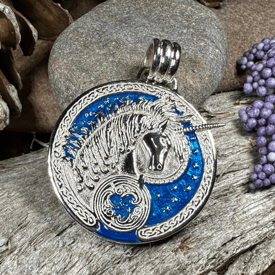 Celtic Unicorn Necklace - No Enamel / 18
