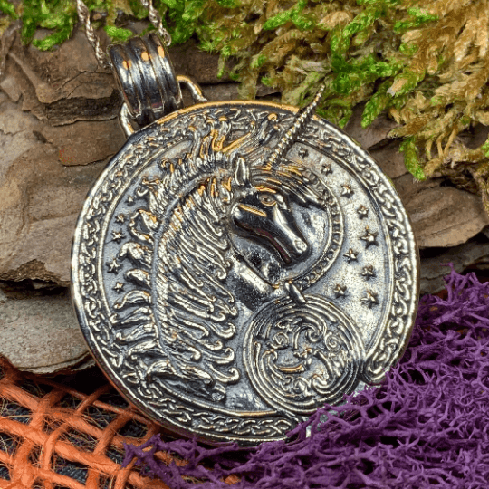 Celtic Unicorn Necklace - No Enamel / 18