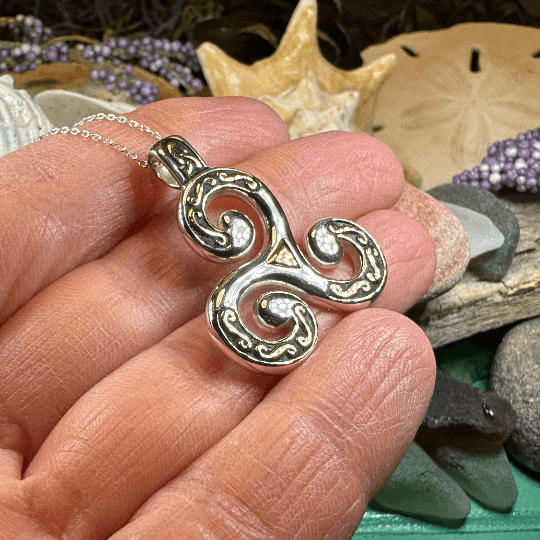 Finglas Celtic Triskele Necklace - 18