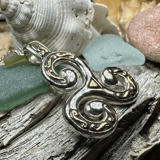 Finglas Celtic Triskele Necklace - 18