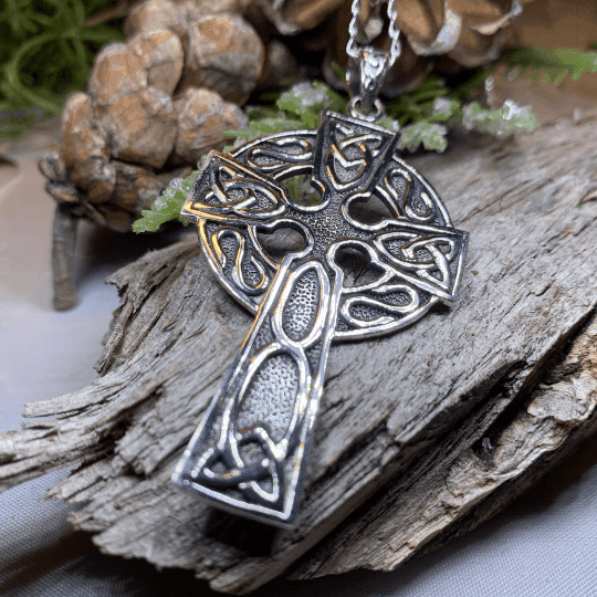 Cahal Large Celtic Cross Necklace - 18