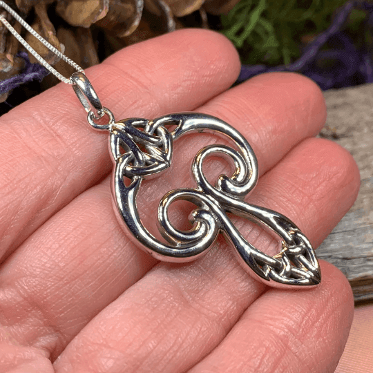 Yseult Celtic Knot Necklace - 18