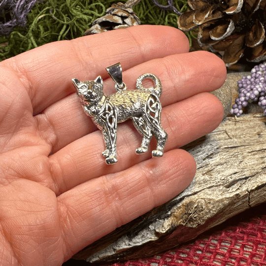 Tabitha Celtic Knot Cat Necklace - 18