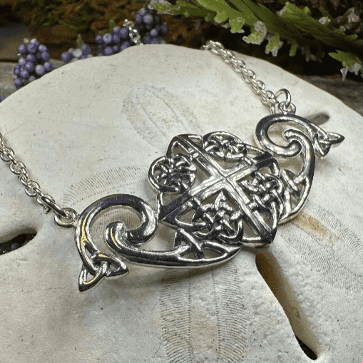 Keavy Trinity Knot Necklace - 