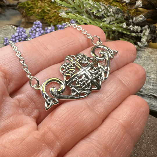 Keavy Trinity Knot Necklace - 