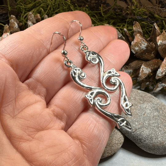 Graceful Trinity Knot Earrings - Amethyst