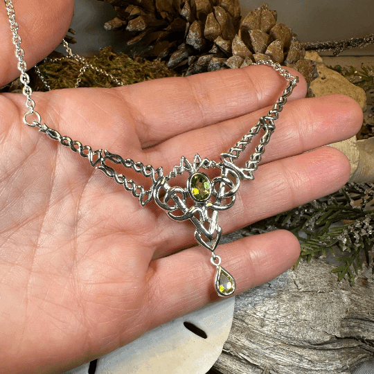 Celtic Queen Necklace - Garnet