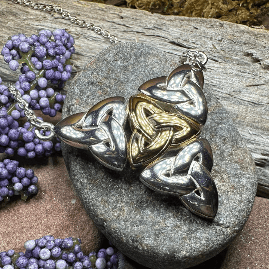 Kassity Trinity Knot Necklace - 