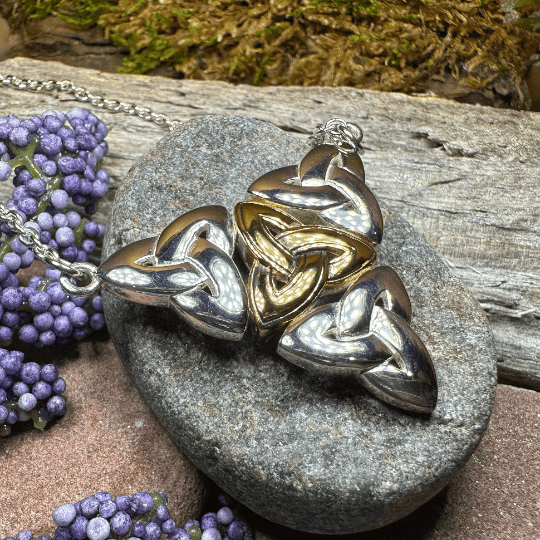 Kassity Trinity Knot Necklace - 