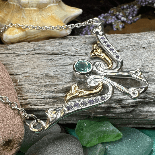 Kenndra Trinity Knot Necklace - 