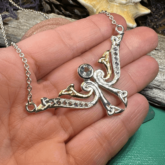 Kenndra Trinity Knot Necklace - 