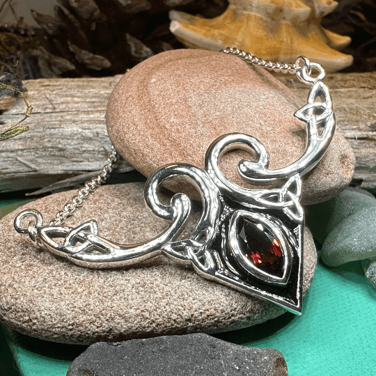 Meegan Trinity Knot Necklace - Amethyst