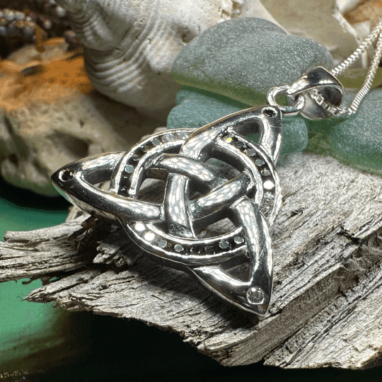 Ombre Trinity Knot Necklace - 18