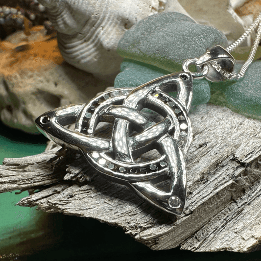 Ombre Trinity Knot Necklace - 18