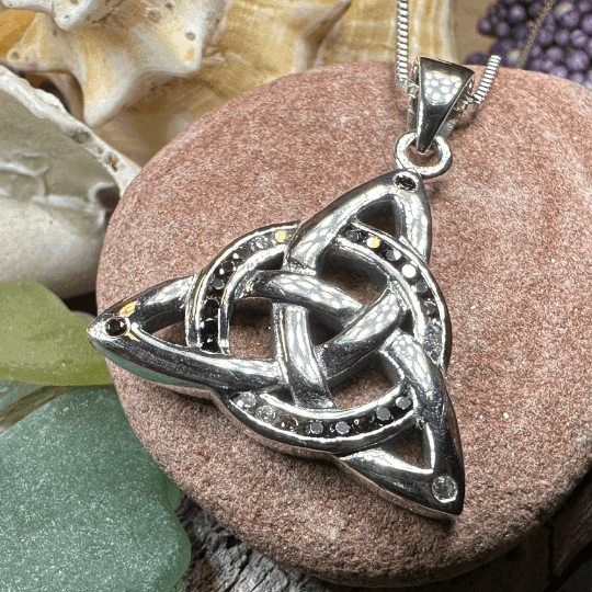 Ombre Trinity Knot Necklace - 18