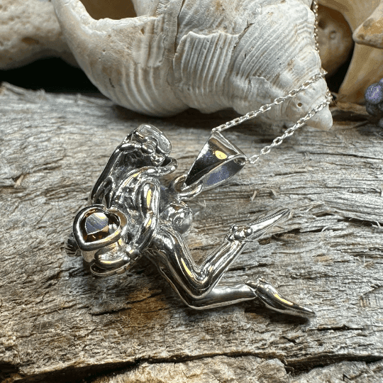 Ocean Diver Necklace - 18