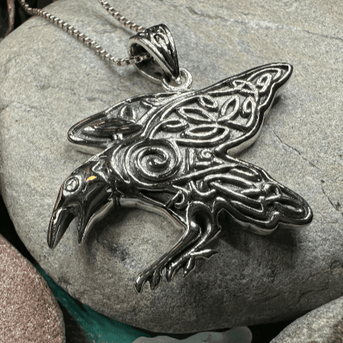 Dauntless Raven Necklace - 18