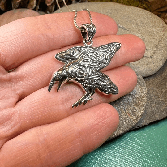 Dauntless Raven Necklace - 18