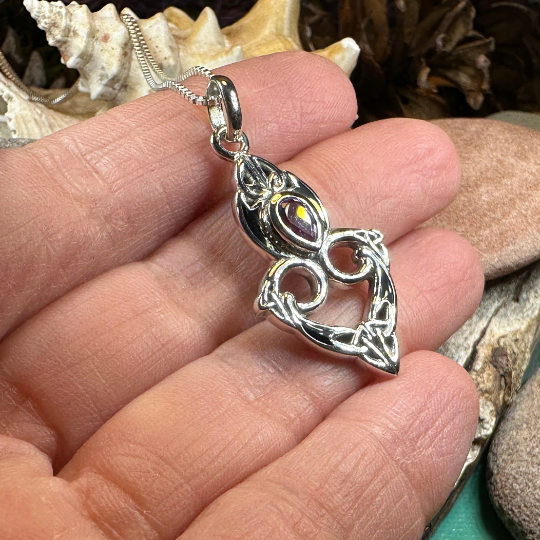 Cordelia Trinity Knot Necklace