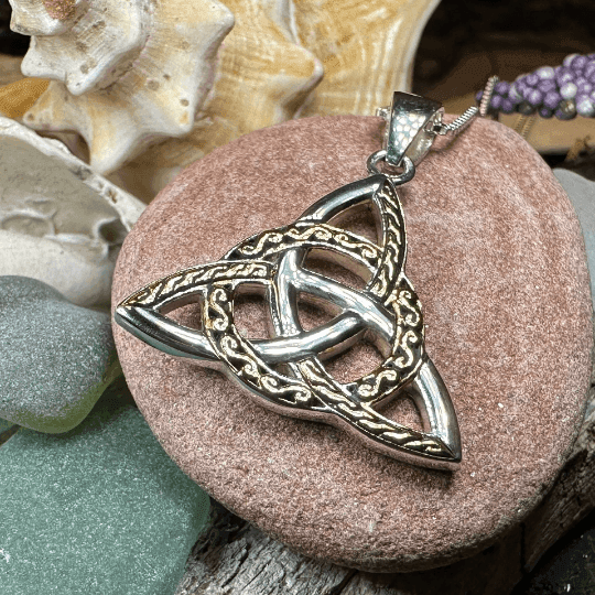 Larina Trinity Knot Necklace - 18