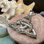 Larina Trinity Knot Necklace - 18